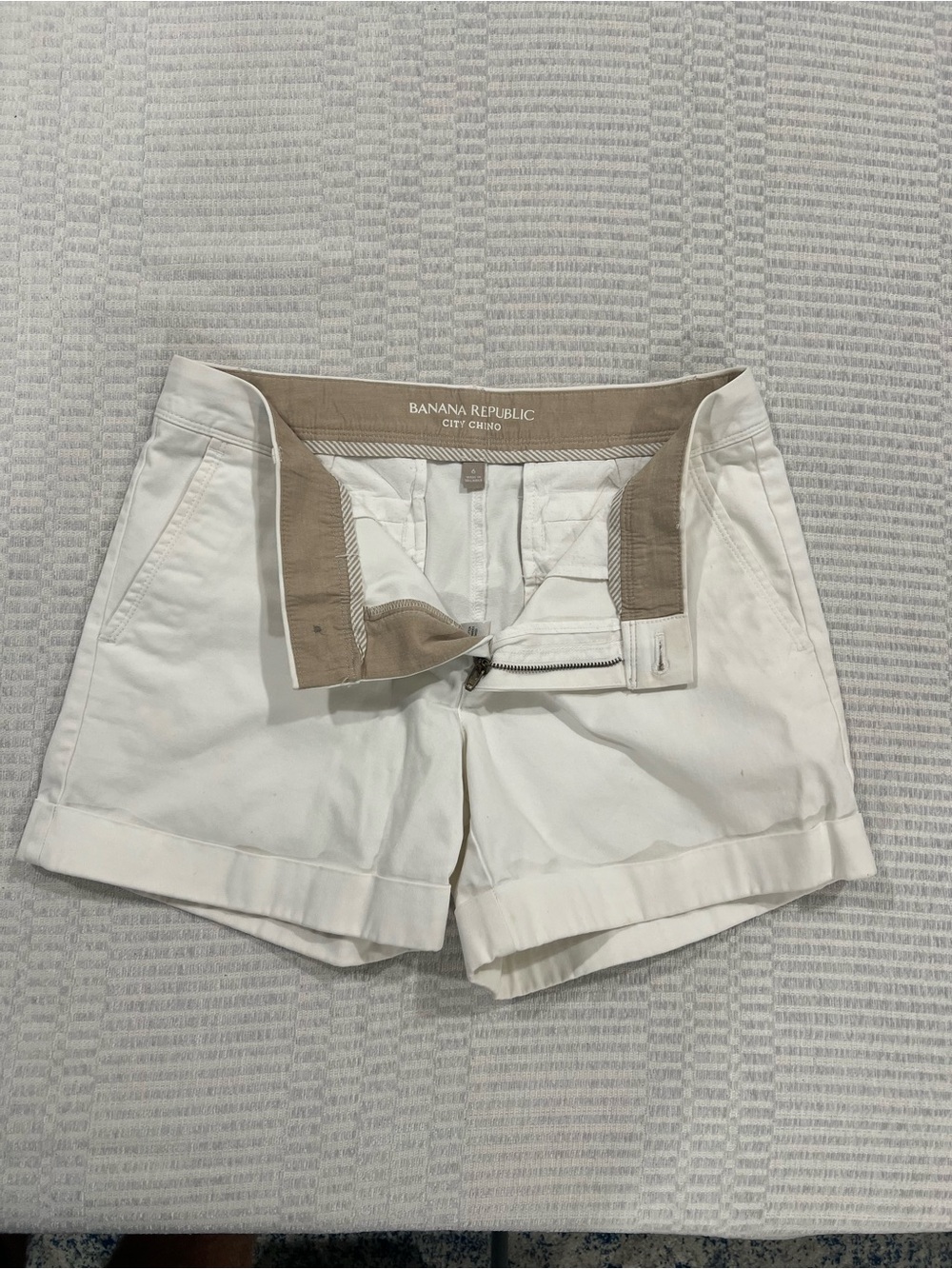 Bundle of (4) Size 6 shorts from (1) LOFT and (3) from Banana Republic - Picture 3 of 11